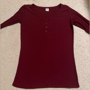 Burgundy maroon knit long sleeve henley thermal layering top
